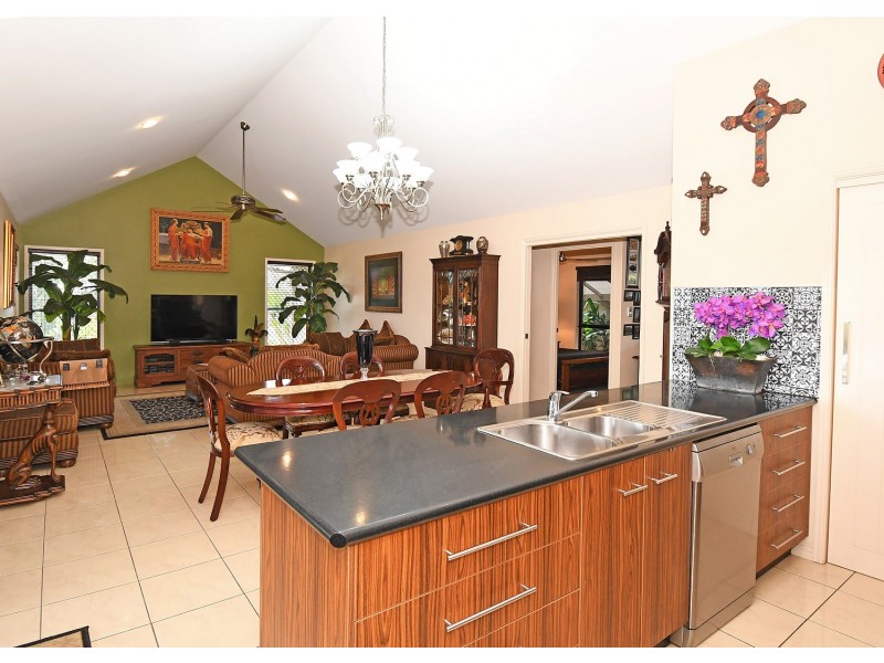 14 Bayridge Heights Drive, Nikenbah QLD 4655