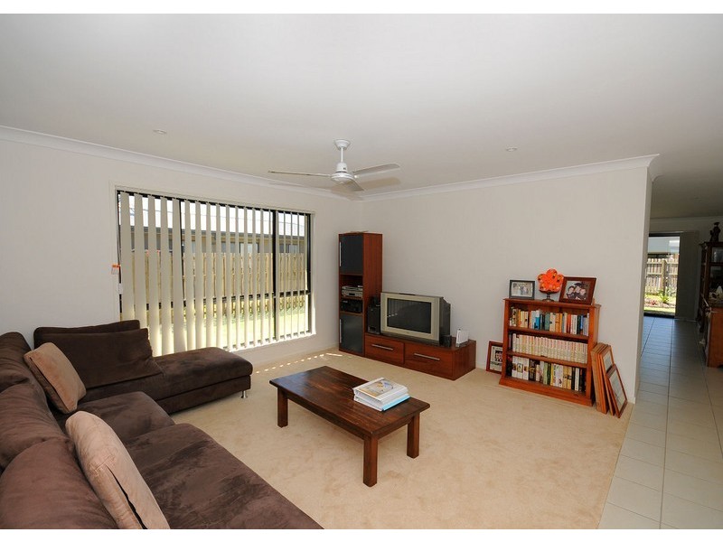 20 Fishburn Way, Eli Waters QLD 4655