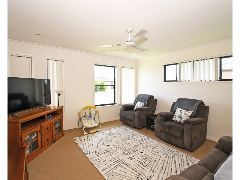 15 Oxley Circuit, Urraween QLD 4655