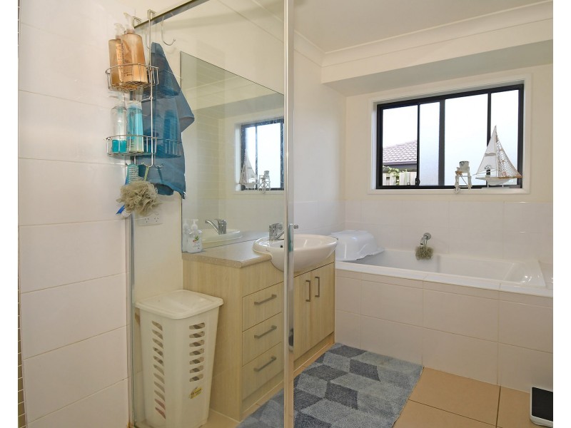 15 Oxley Circuit, Urraween QLD 4655