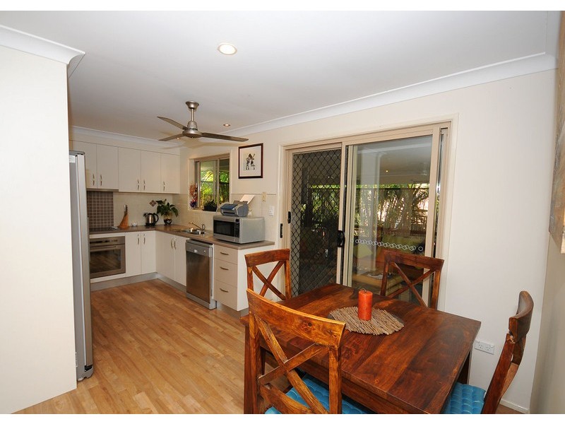 33 Fairway Dve, Urraween QLD 4655