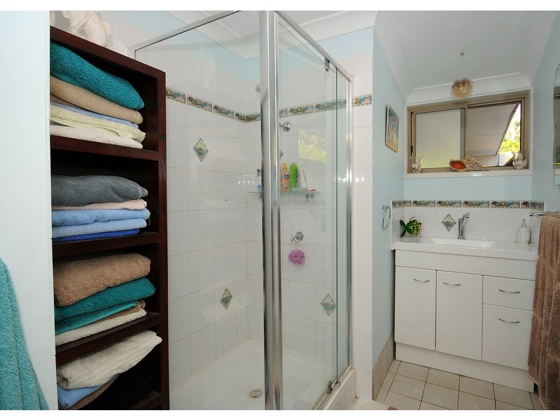 33 Fairway Dve, Urraween QLD 4655