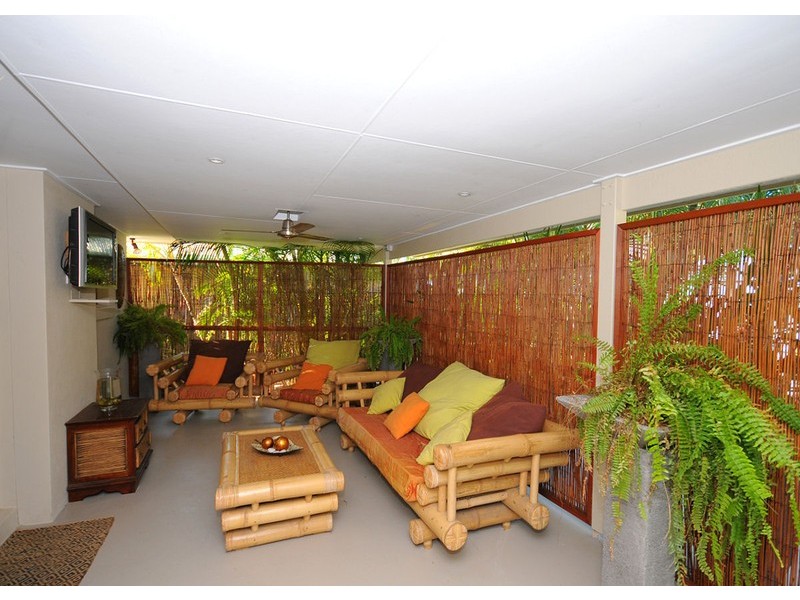 33 Fairway Dve, Urraween QLD 4655