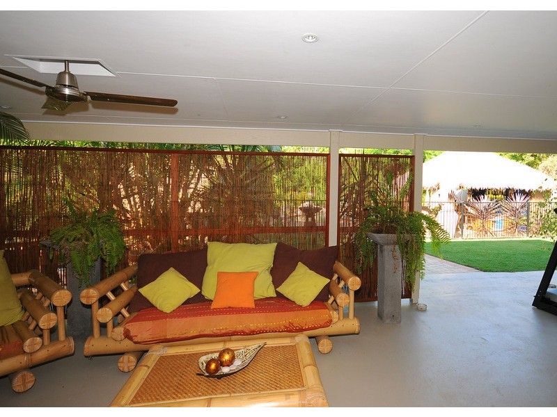 33 Fairway Dve, Urraween QLD 4655