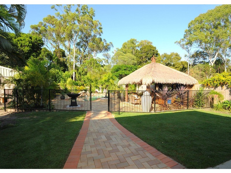 33 Fairway Dve, Urraween QLD 4655