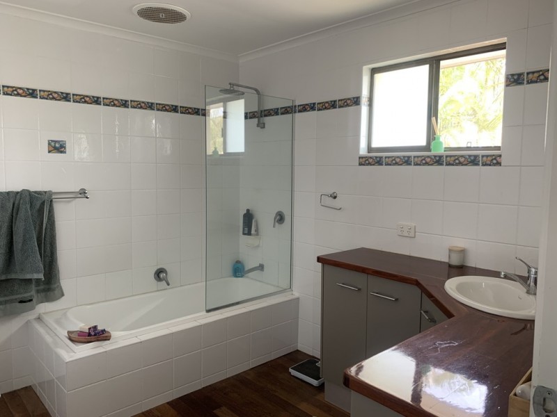 6 Brighton Street, Point Vernon QLD 4655