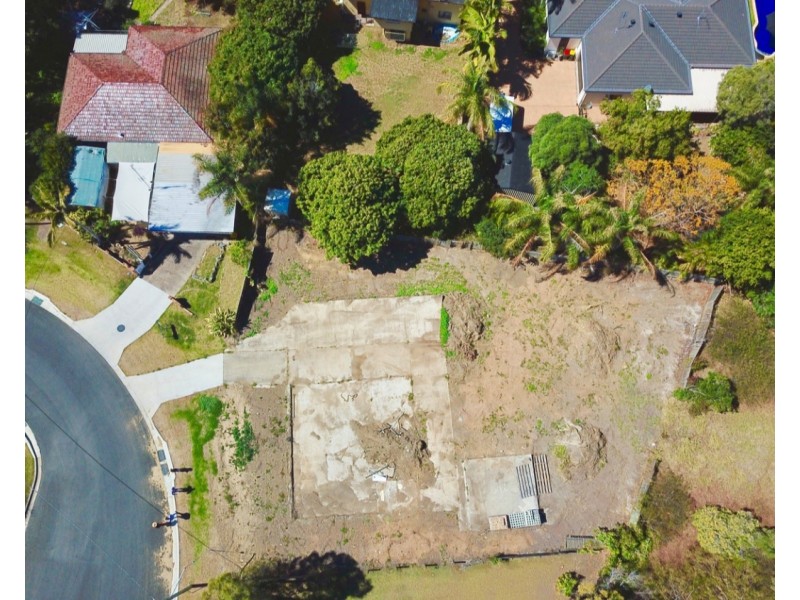 17 Crescent Street, Urangan QLD 4655