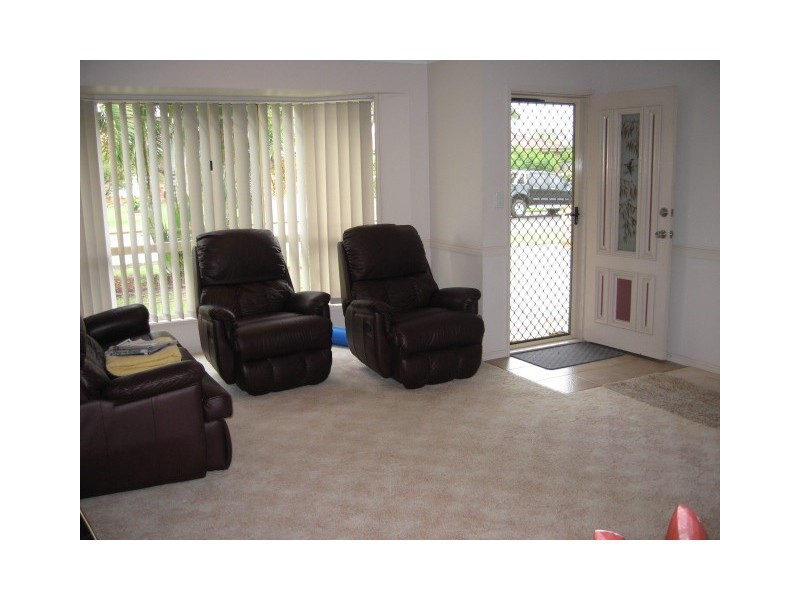 20 Vicki Parade, Torquay QLD 4655