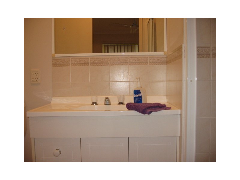 20 Vicki Parade, Torquay QLD 4655