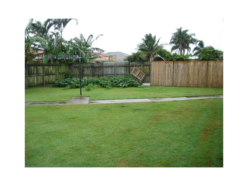 20 Vicki Parade, Torquay QLD 4655