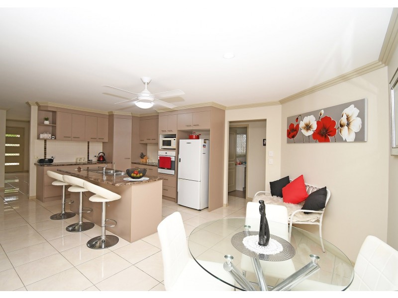 1 Mia Court, Nikenbah QLD 4655
