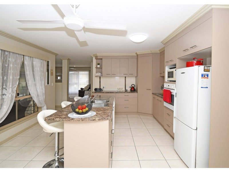 1 Mia Court, Nikenbah QLD 4655