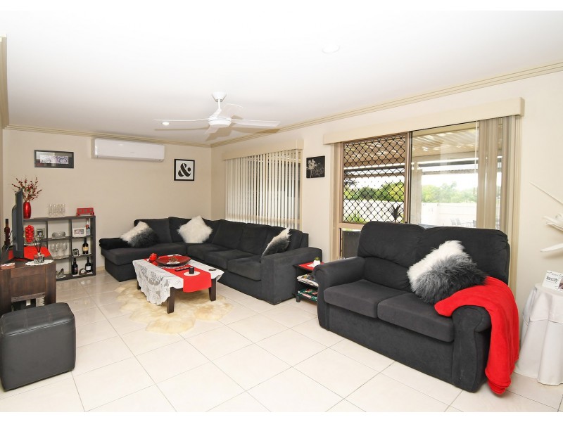 1 Mia Court, Nikenbah QLD 4655