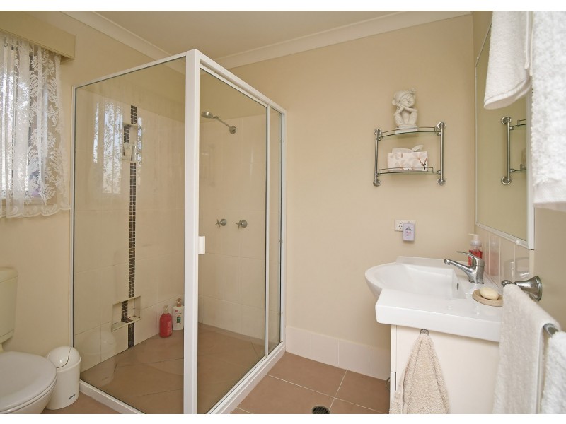 1 Mia Court, Nikenbah QLD 4655