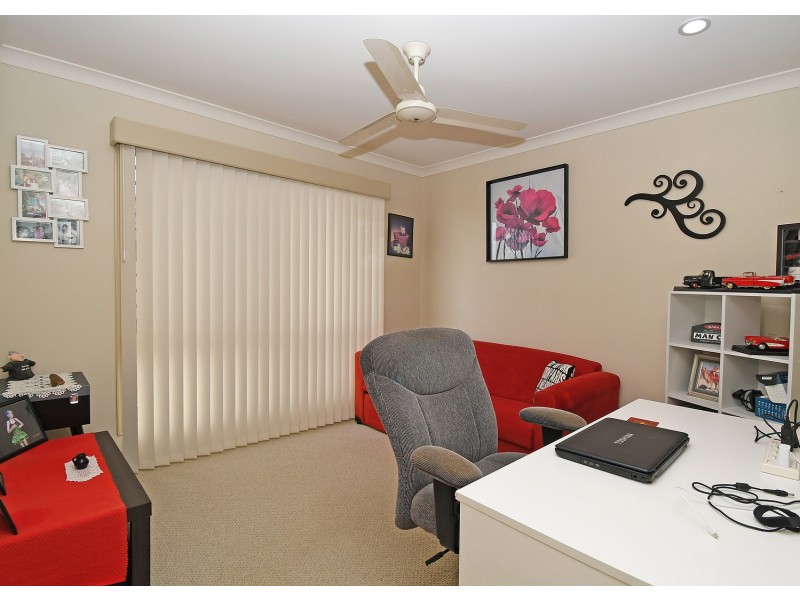 1 Mia Court, Nikenbah QLD 4655