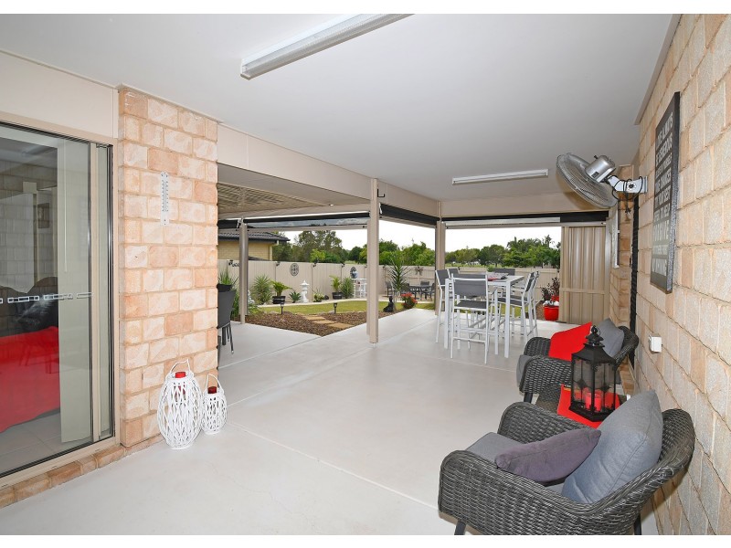 1 Mia Court, Nikenbah QLD 4655