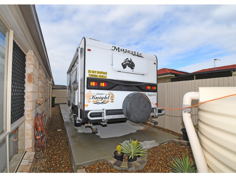 1 Mia Court, Nikenbah QLD 4655