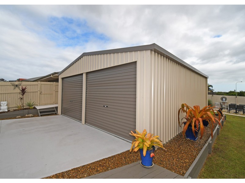 1 Mia Court, Nikenbah QLD 4655