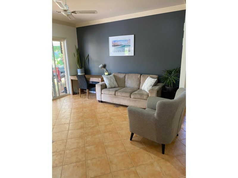 7 Austin Court, Point Vernon QLD 4655