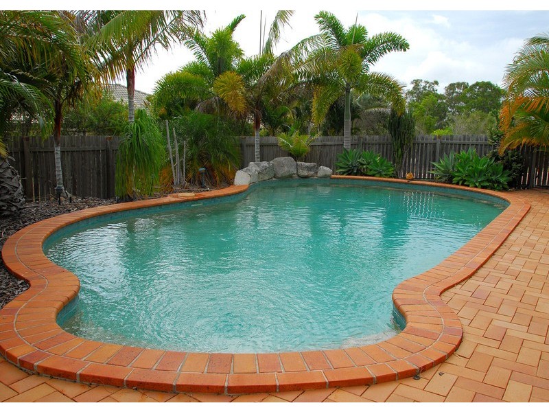 8 Casey Ct, Dundowran Beach QLD 4655