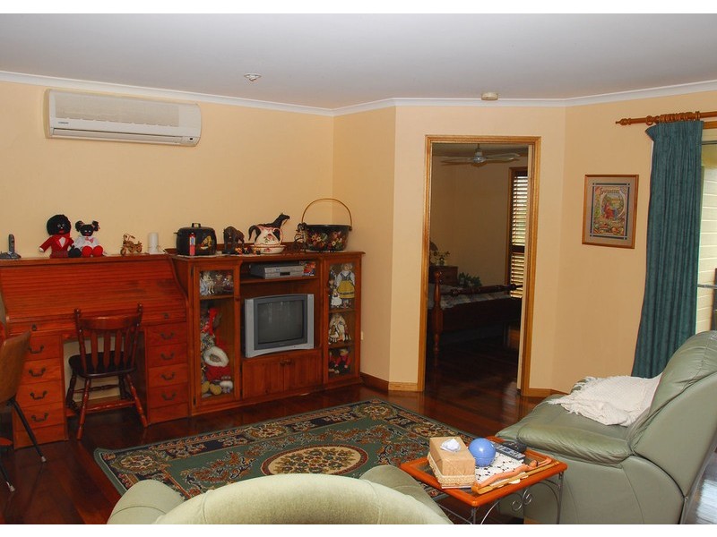 8 Casey Ct, Dundowran Beach QLD 4655