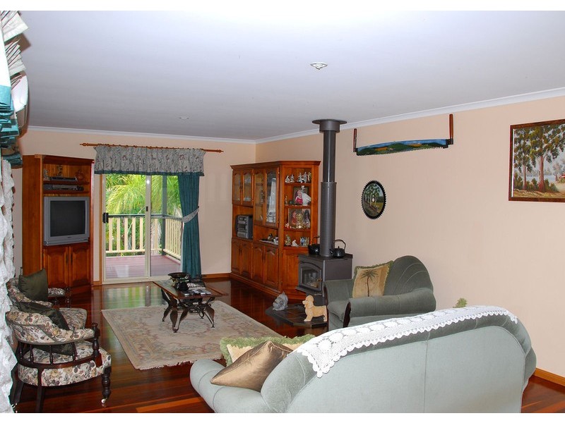 8 Casey Ct, Dundowran Beach QLD 4655