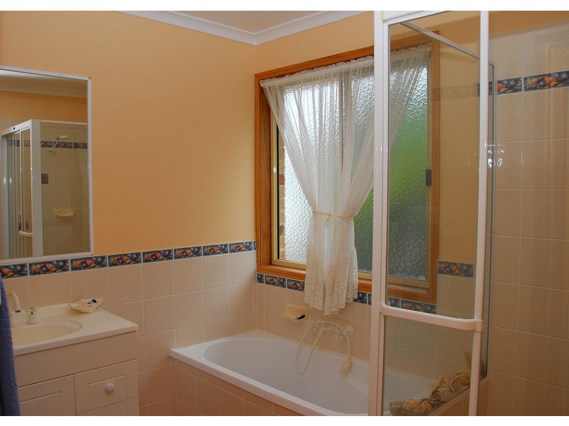 8 Casey Ct, Dundowran Beach QLD 4655