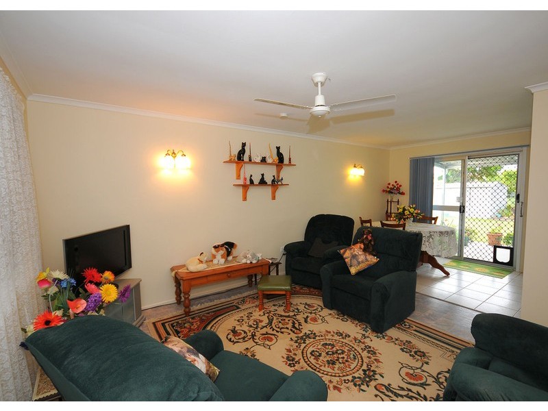 9 Ross Street, Urangan QLD 4655