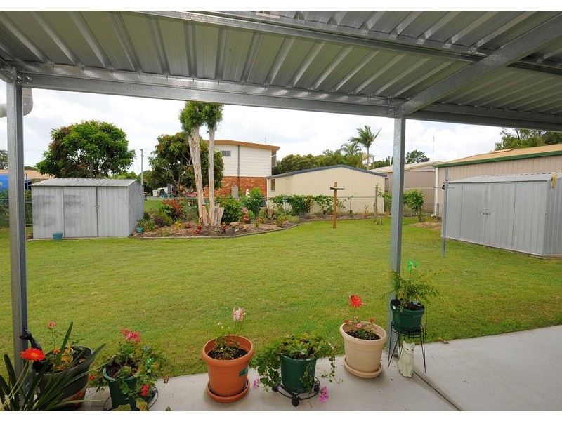 9 Ross Street, Urangan QLD 4655