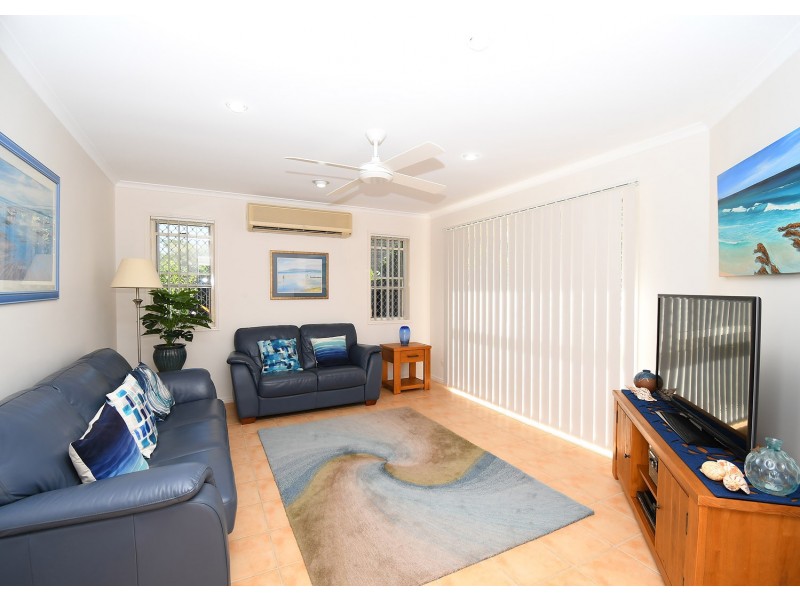 9 Gatakers Lane, Point Vernon QLD 4655