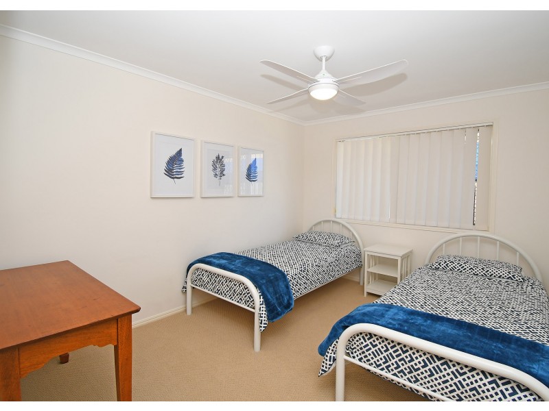 9 Gatakers Lane, Point Vernon QLD 4655