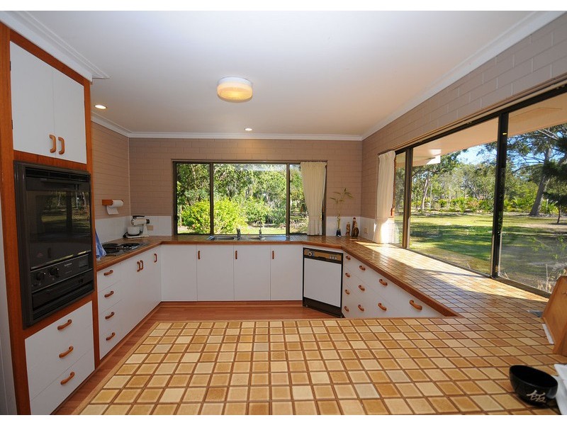 14 Boundary Road, Urangan QLD 4655