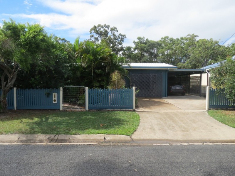 4 Barry Street, Torquay QLD 4655