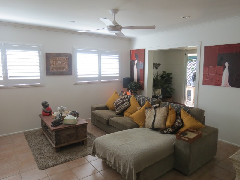 4 Barry Street, Torquay QLD 4655