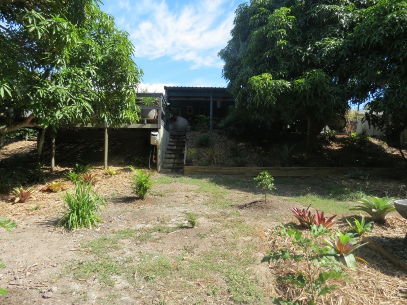 4 Barry Street, Torquay QLD 4655