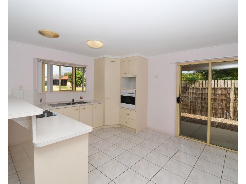 3 Cleo Court, Torquay QLD 4655