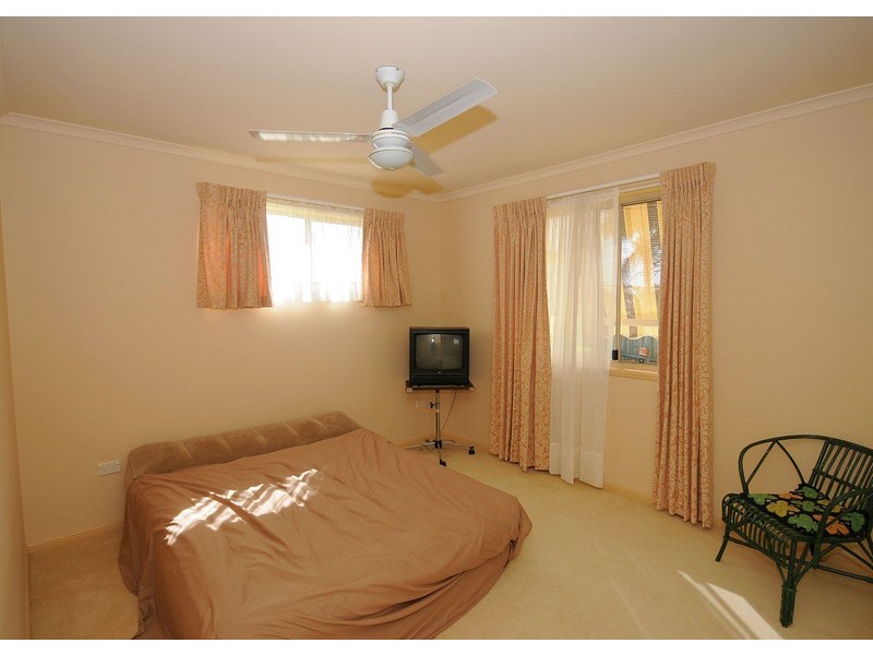 Unit 1  Sugar Coast Retirement VIllage, 208 Elizabeth St, Urangan QLD 4655