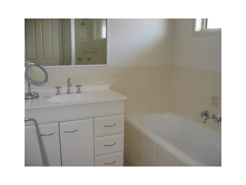 28 Gunsynd Way, Point Vernon QLD 4655