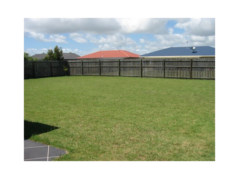 28 Gunsynd Way, Point Vernon QLD 4655