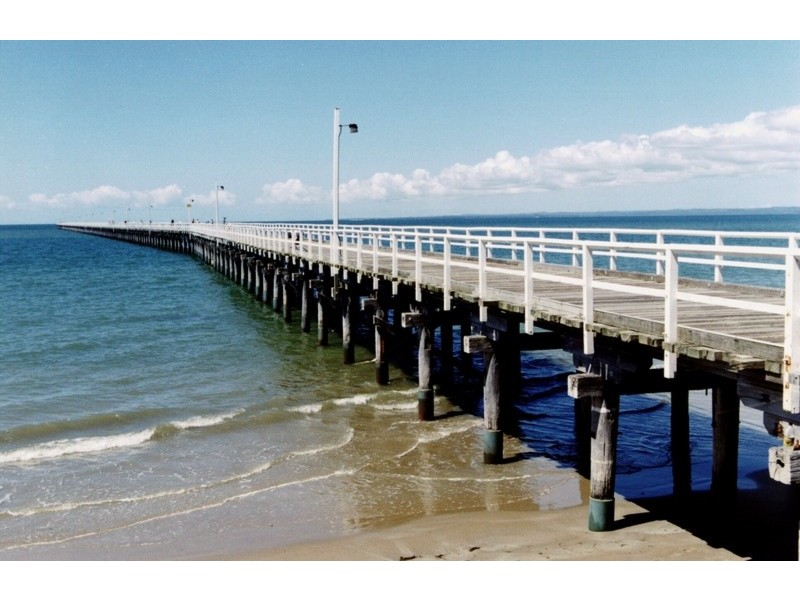 28 Kent Street, Urangan QLD 4655