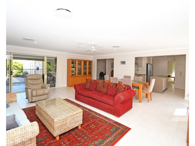 6 Rosewood Avenue, Wondunna QLD 4655