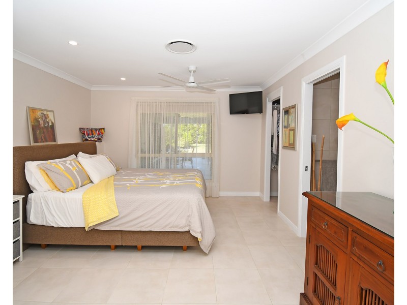 6 Rosewood Avenue, Wondunna QLD 4655