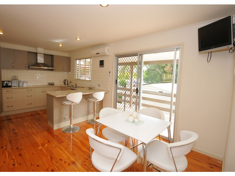 18 Shell Street, Urangan QLD 4655