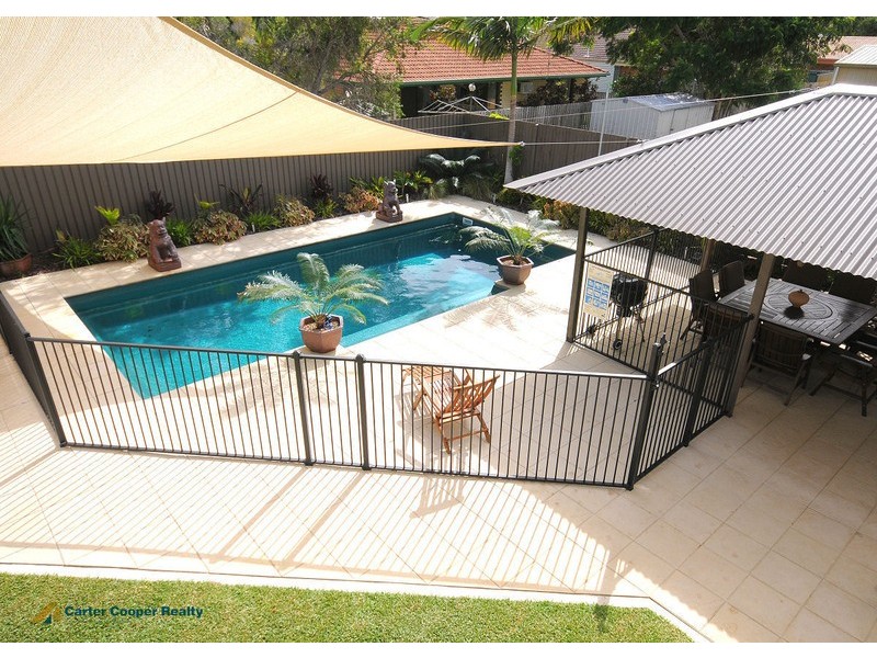 18 Shell Street, Urangan QLD 4655