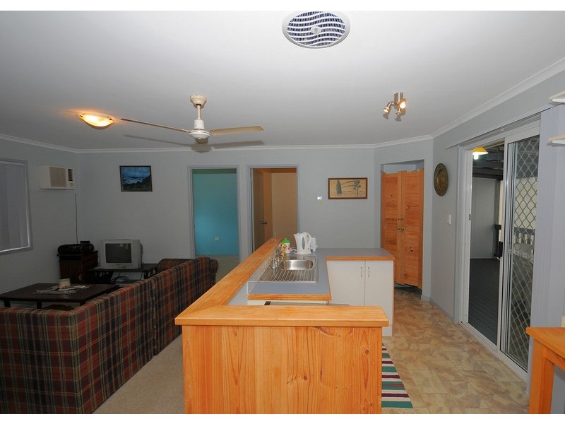 120 Limpus Street, Urangan QLD 4655