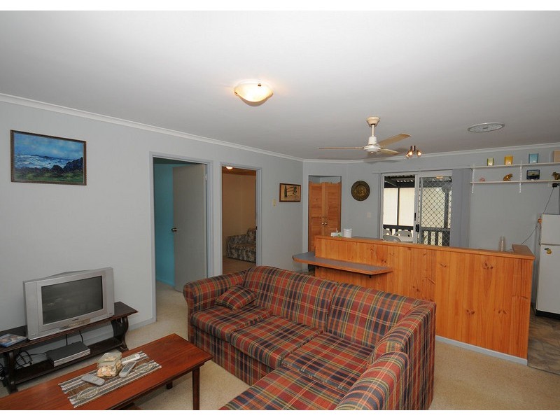 120 Limpus Street, Urangan QLD 4655