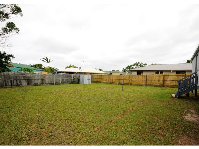 120 Limpus Street, Urangan QLD 4655