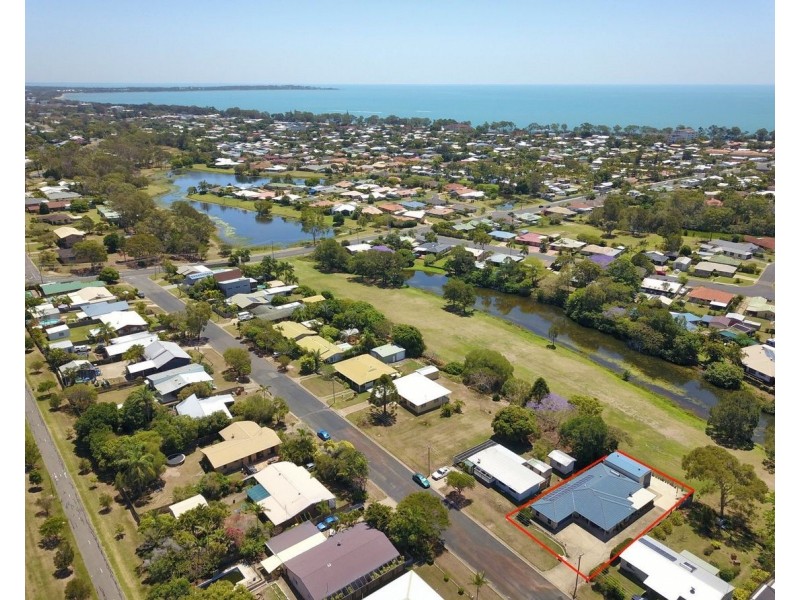 24 Bruce Street, Torquay QLD 4655