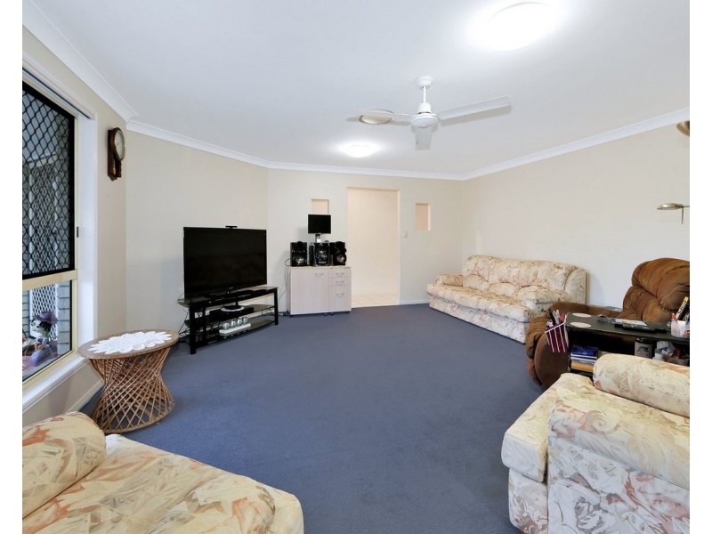 24 Bruce Street, Torquay QLD 4655