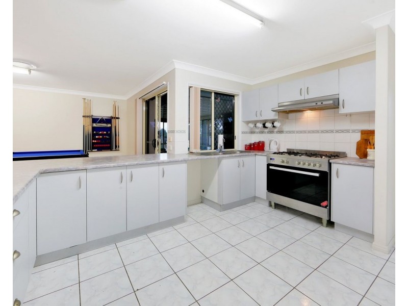 24 Bruce Street, Torquay QLD 4655